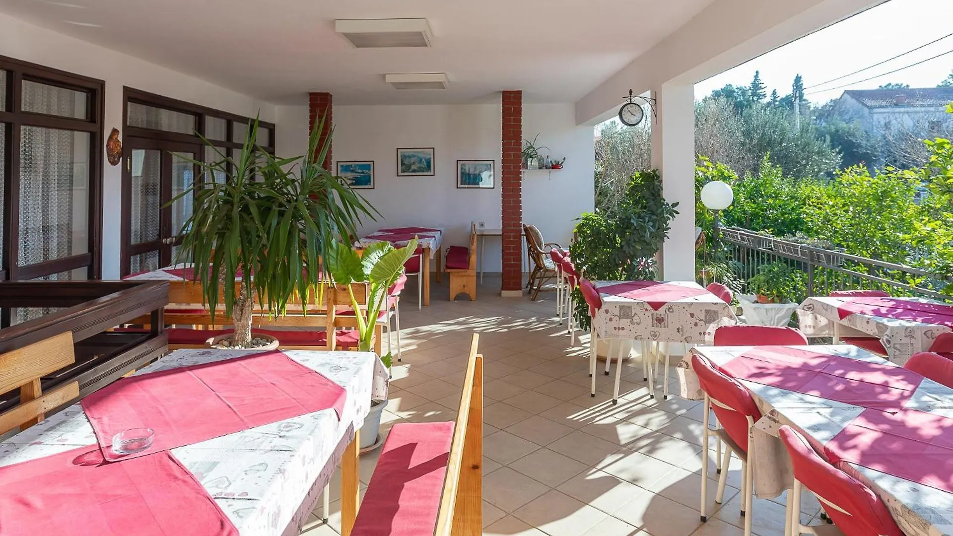 Apartment Tinka, Zimmer No 3 Starigrad Paklenica Croatia